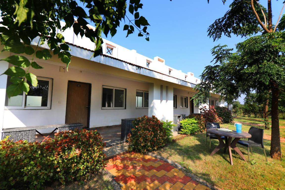 Nisarg Resort Jabalpur Esterno foto